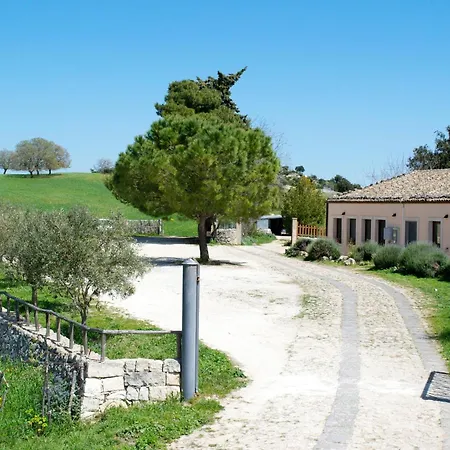 Hotel Porta Pantalica 3*